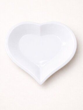 NWOB Verdici Design Cute White Heart Shape Ceramic Dish Plate Bowl
